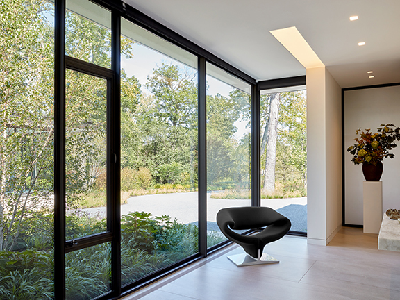 SlightLine private residence by Hope's Windows